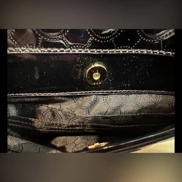 Michael Kors Lg Black Patent Leather Tote With Double Adjustable Beige Handles - Picture 5 of 14